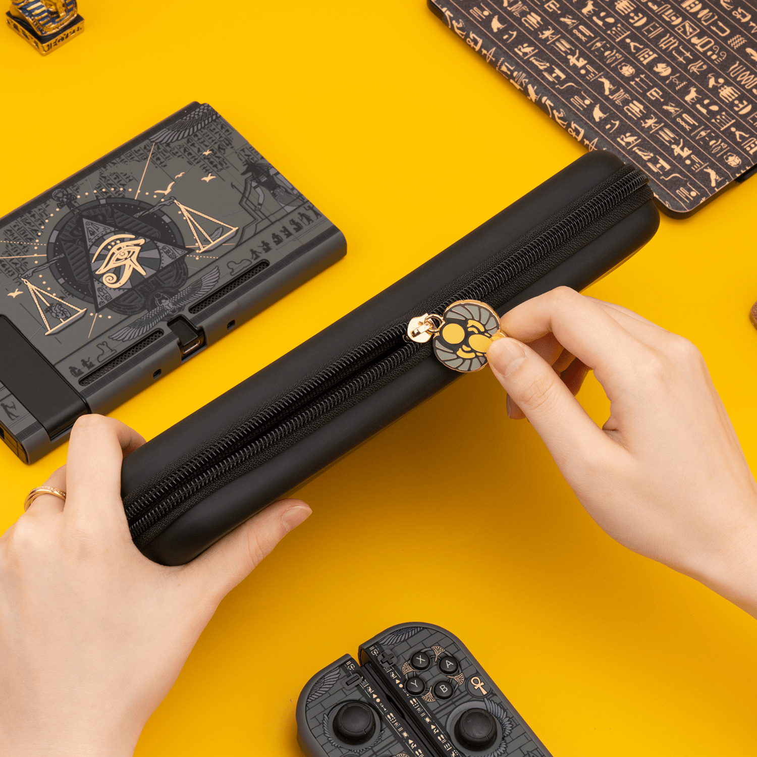 Geekshare Mysterious Kingdom Carrying Case Geekshare Mysterious Kingdom Carrying Case for Nintendo Switch