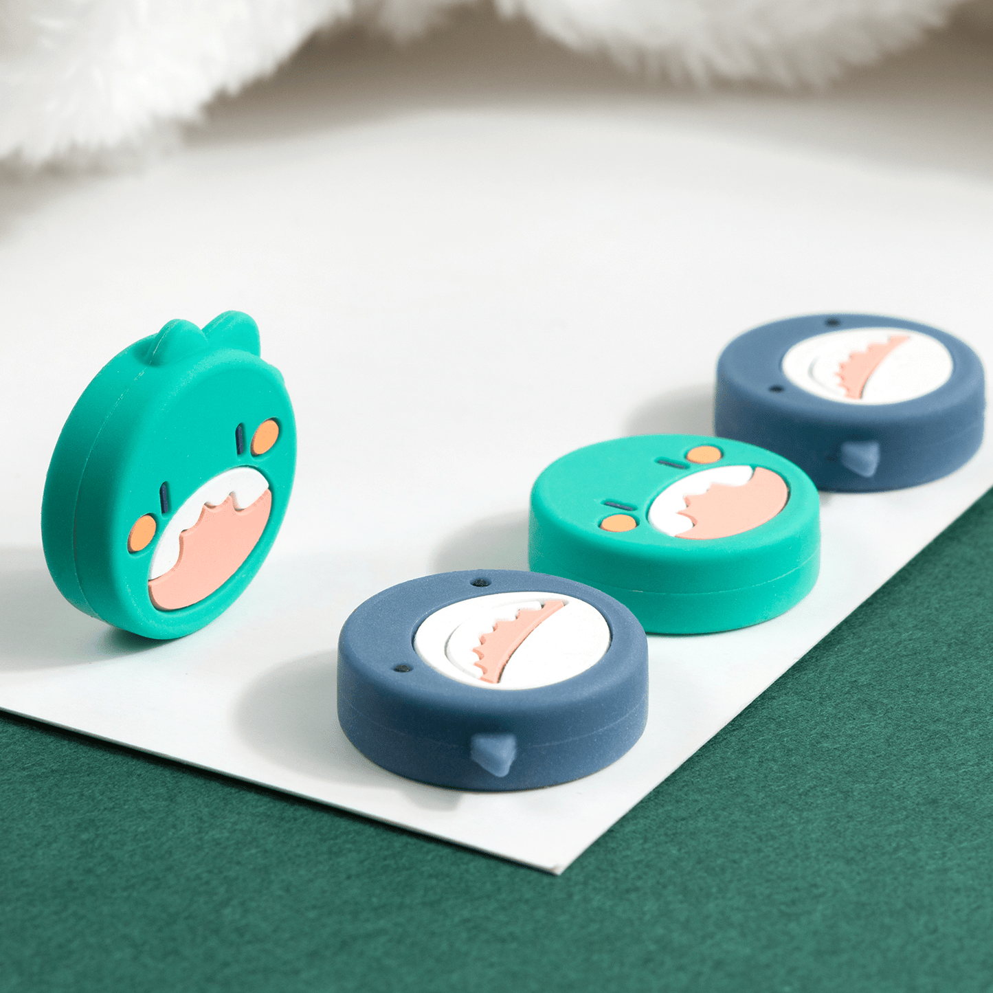 GeekShare Shark Thumb Grip Caps for PS4/PS5